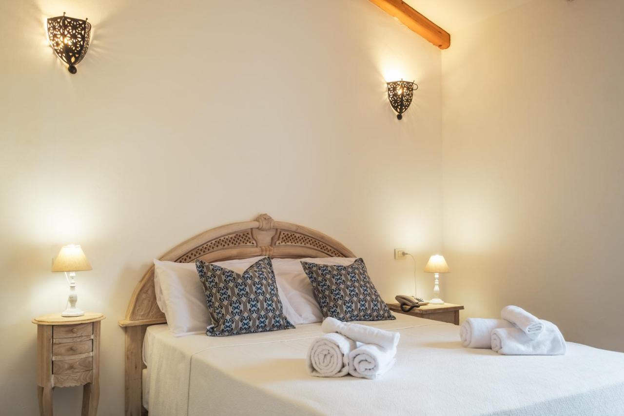 La Suera San Pantaleo Hotel Eksteriør billede