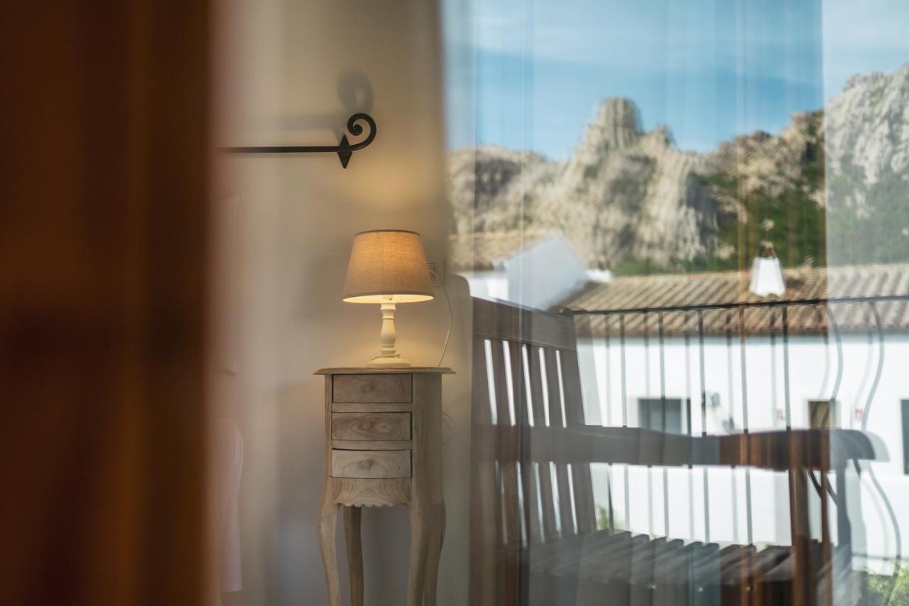 La Suera San Pantaleo Hotel Eksteriør billede