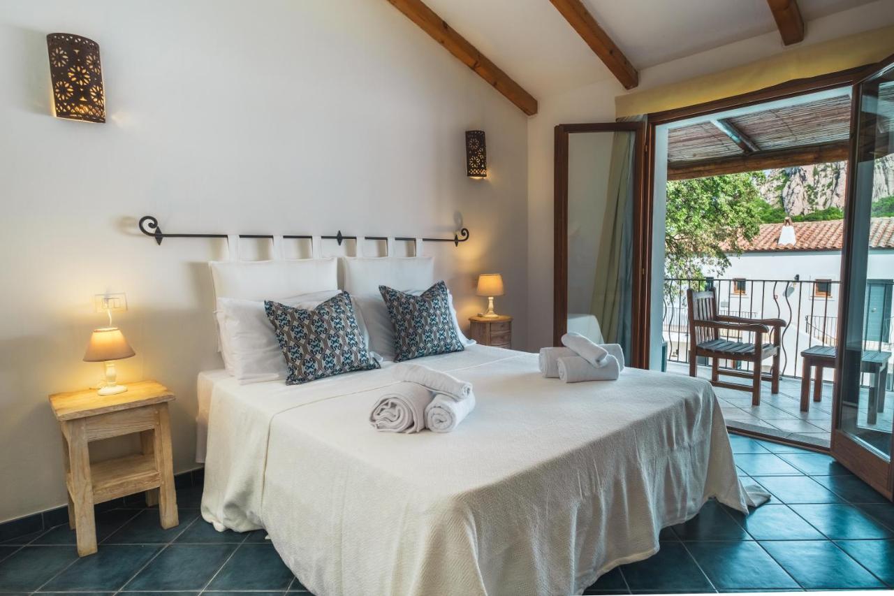 La Suera San Pantaleo Hotel Eksteriør billede